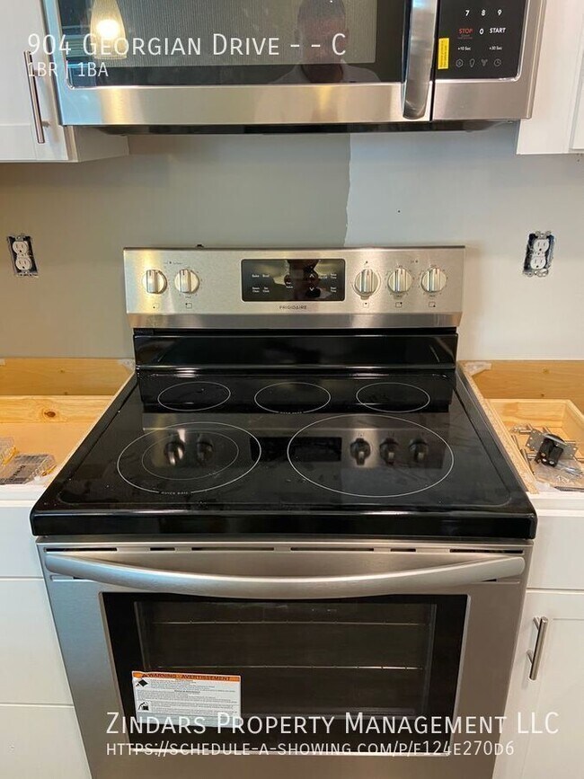 Foto del edificio - 904 Georgian Dr