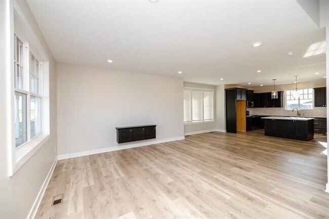 Foto del edificio - Brand new 3BR /2.5BA Home - Available now!