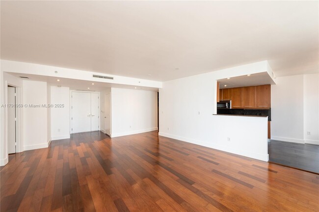 Building Photo - 901 Brickell Key Blvd