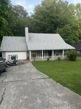 Building Photo - 8406 Red Cedar Way