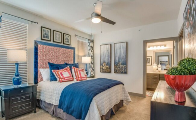 Building Photo - 300 Enclave Dr