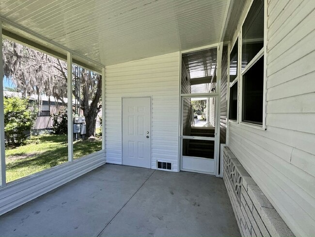 Building Photo - 1 Whitefeather Ln
