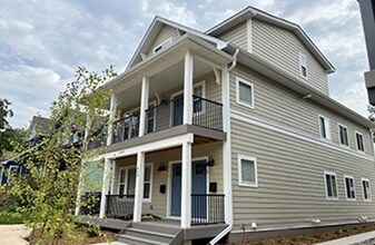 Building Photo - 868 18th Ave SE
