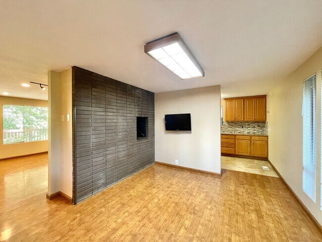 Building Photo - Great Home For Rent