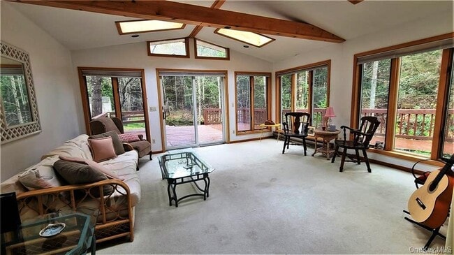 Building Photo - 52 Medallion Rd