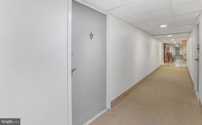 Foto del edificio - 5250 Valley Forge Dr