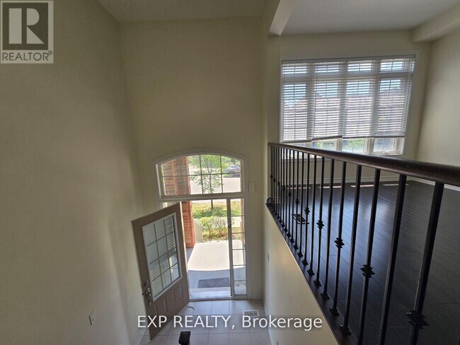 Photo du bâtiment - 50 Farooq Blvd