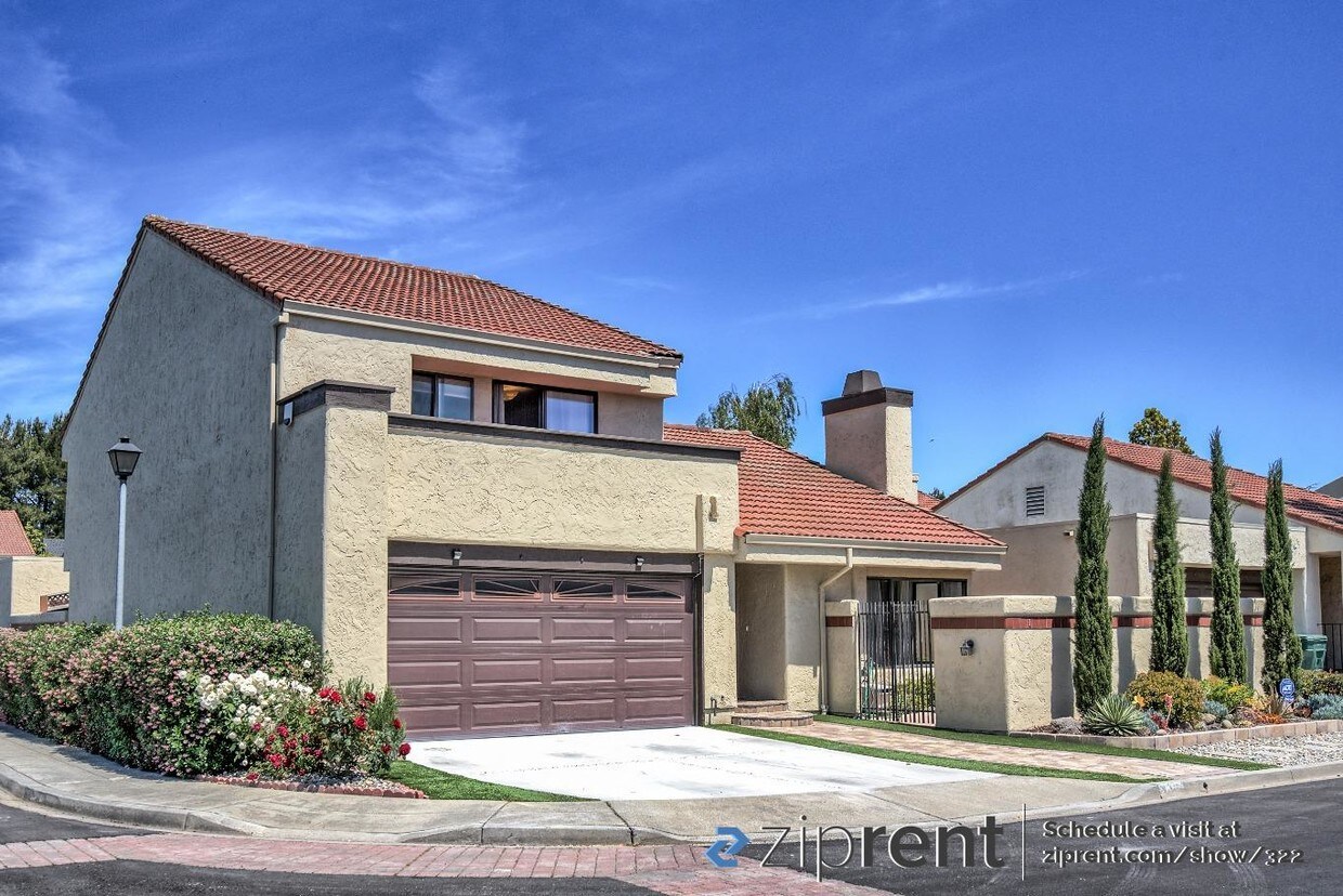 Primary Photo - 1 Barcelona Cir