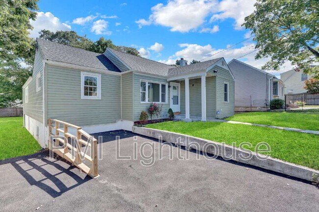 Building Photo - 128 Lockwood Ave