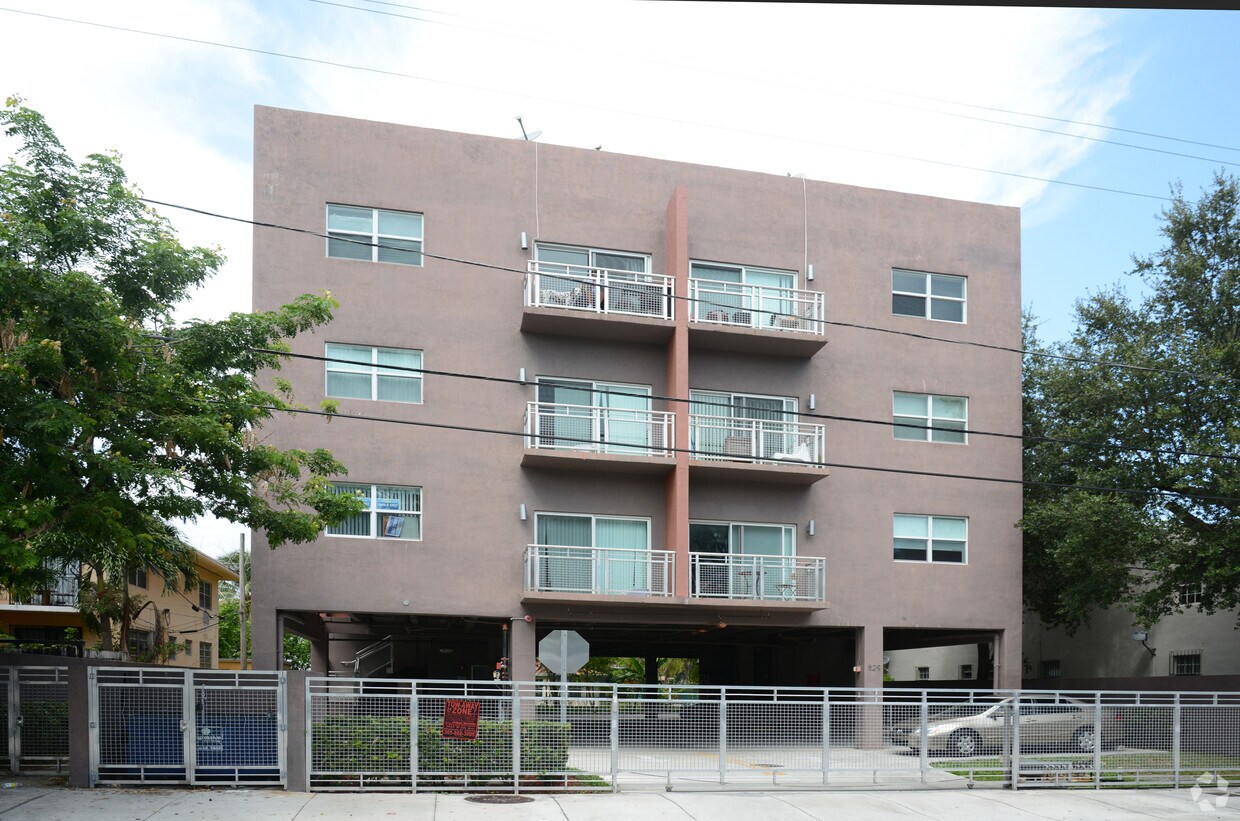 Building Photo - 529 NE 62nd St