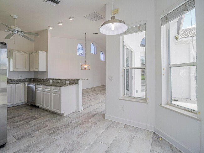 Building Photo - 1700 Aynsley Way