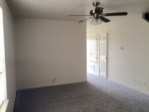 Building Photo - 5202 Daybreak Cir