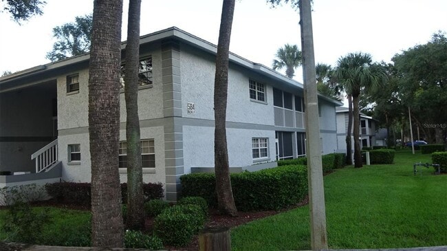Foto del edificio - 584 Fairways Ln