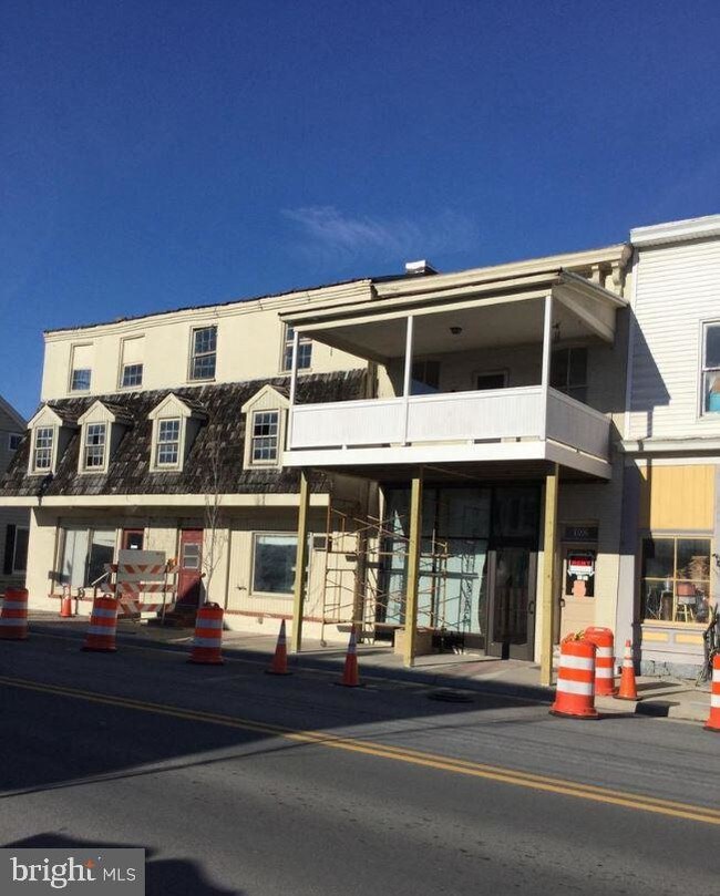 190 W King St Unit 3, Strasburg, VA 22657 Apartment for Rent in