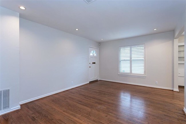 Building Photo - 6615 Del Norte Ln