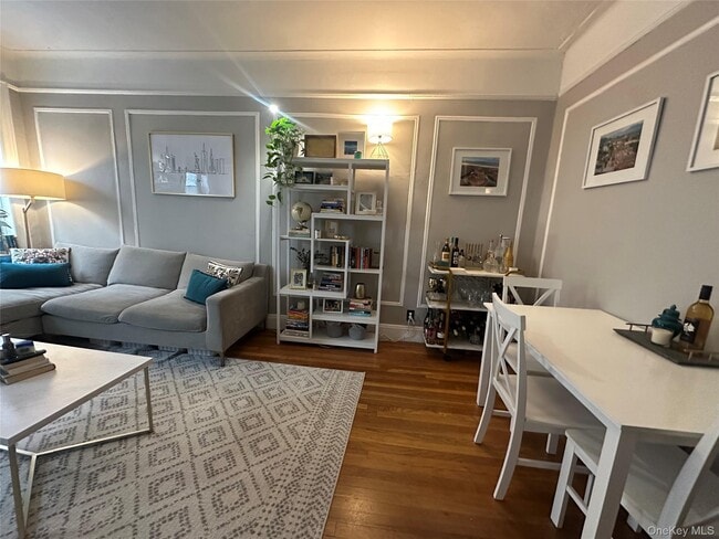 Building Photo - 673 Locust St