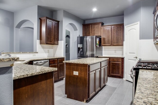 Photo - 1713 Lake Pine Dr House