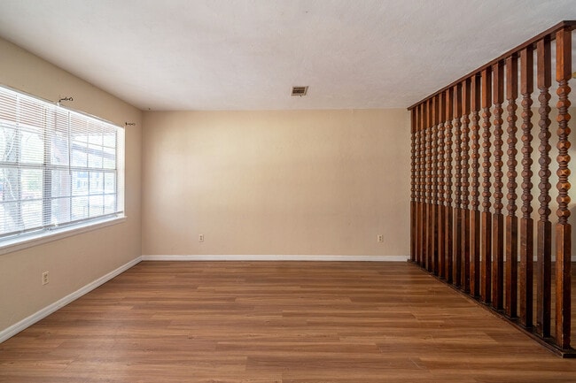 Photo - 3103 Pontiac Dr Townhome