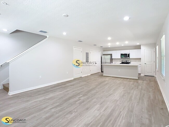 Building Photo - 3821 SW 43rd Ct