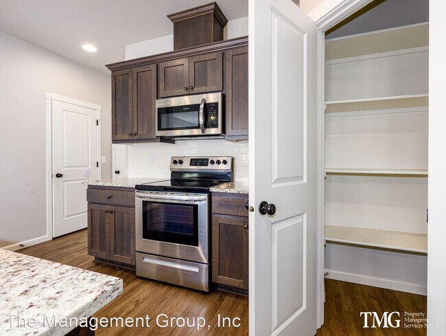Building Photo - 3 br, 2.5 bath House - 11305 NE 14th Ct