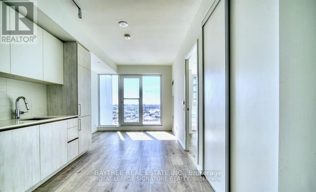 Building Photo - 1000 Portage Pkwy