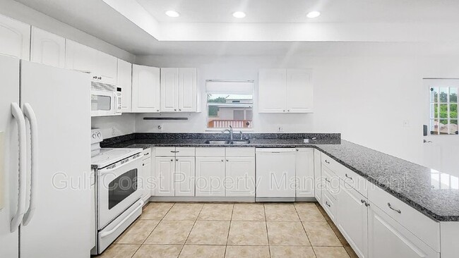 Building Photo - 2421 17th St W