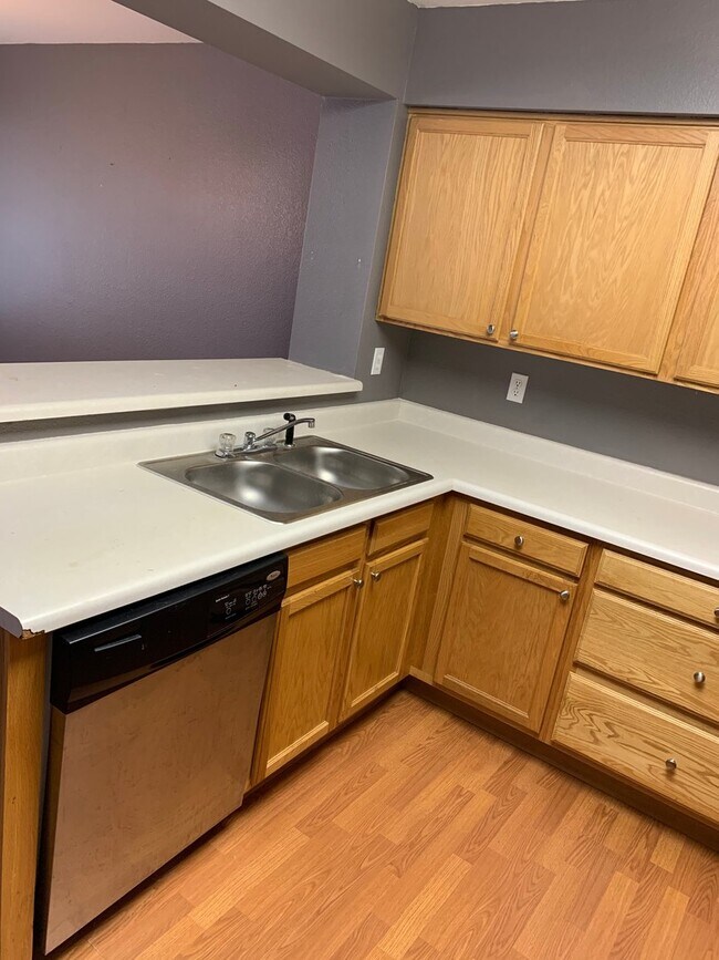 Foto del edificio - Beautiful Well Maintained 3 bedroom 3.5 bathroom Home