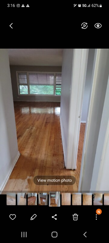 Foto del edificio - 1043 Darrow Ave