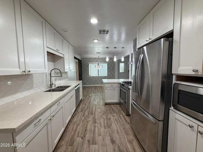 Photo - 2514 E Fairmount Avenue Unit House