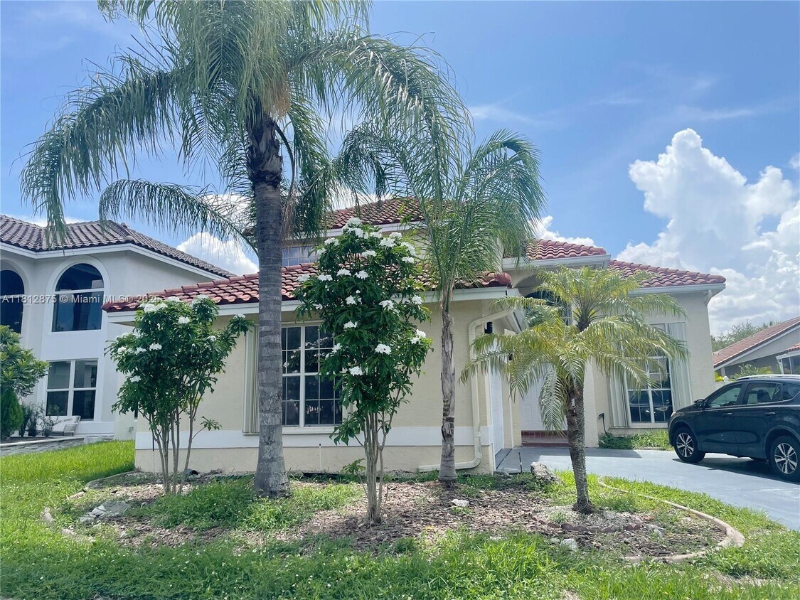 Primary Photo - 1320 NW 185th Ave