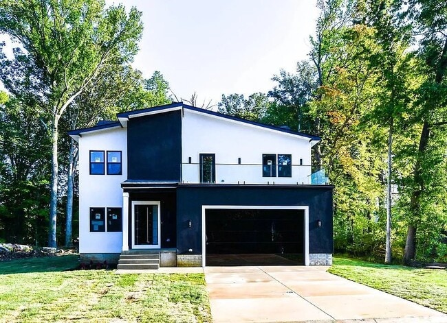 Building Photo - 1 Ayrwood Ln