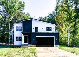 Building Photo - 1 Ayrwood Ln