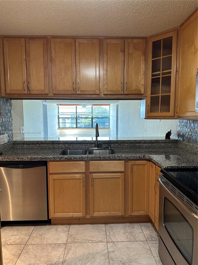 Foto del edificio - 1526 Whitehall Dr