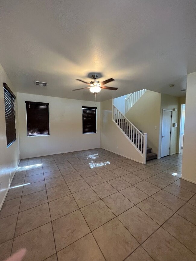 Building Photo - 3 BD BA UNDER 2000 IN MONTANA VISTA