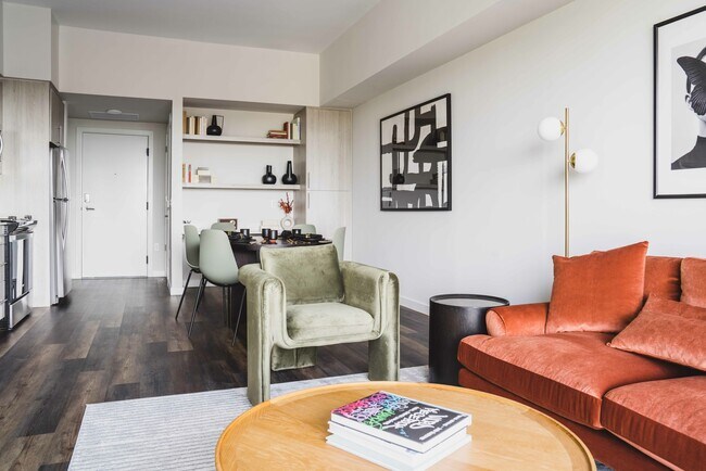 Los impresionantes apartamentos cuentan con amplias plantas y exquisitos pisos de madera, que ofrecen la combinación perfecta de estilo y comodidad. - Modera Coral Springs