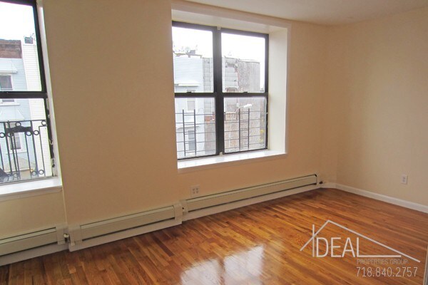 Primary Photo - 1189 Putnam Ave