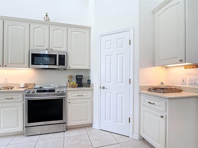 Building Photo - 613 Boundary Blvd