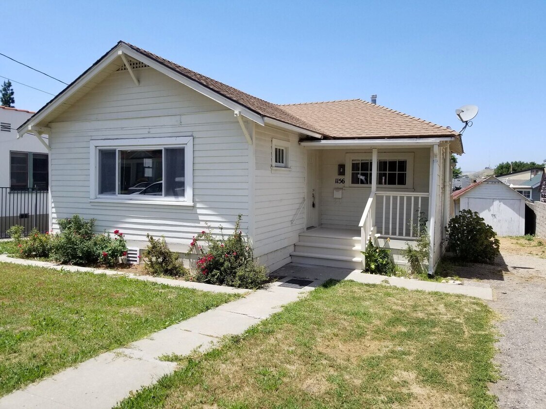 Foto principal - Neat Vintage Home w/ Small Office near Dow...