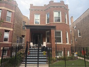 Building Photo - 2305 N Ridgeway Ave