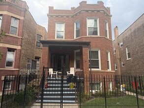 Building Photo - 2305 N Ridgeway Ave