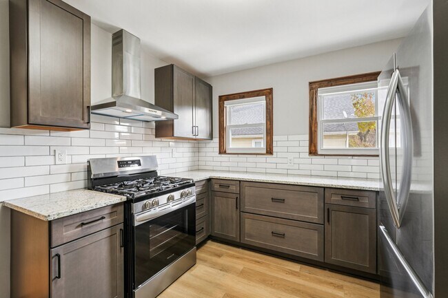 Cocina - 1705 W Custer Ave