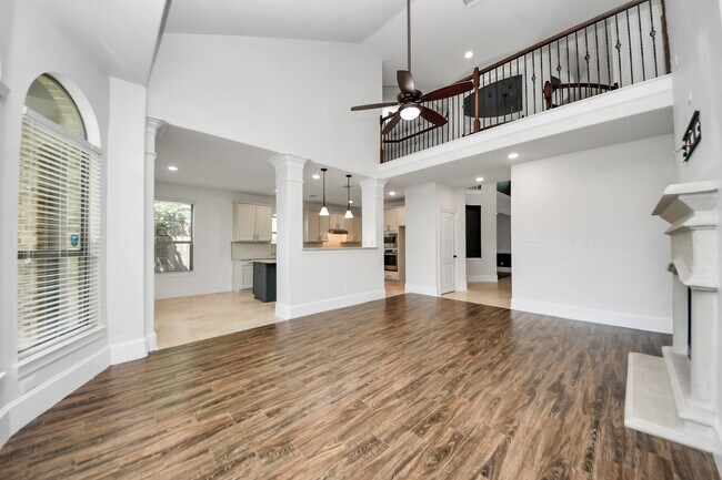 Building Photo - 12430 Fossil Point Ln