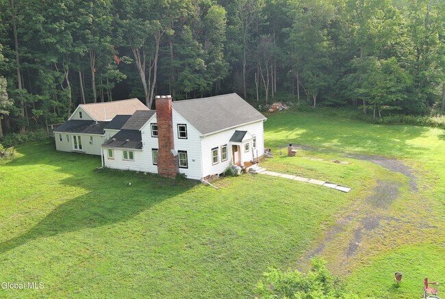 Foto del edificio - 820 Valley Falls Rd