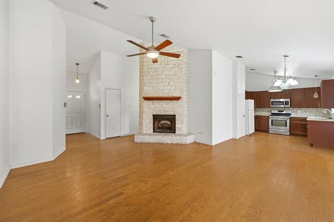Foto del edificio - 8909 Romayne Ln