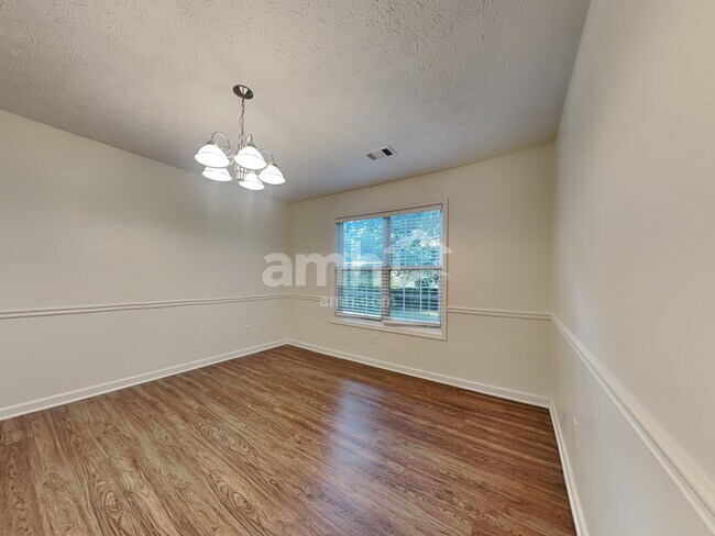 Foto del edificio - 1729 Temple Johnson Rd