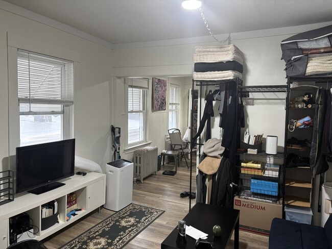 Livingroom - 2089 Fairview Ave