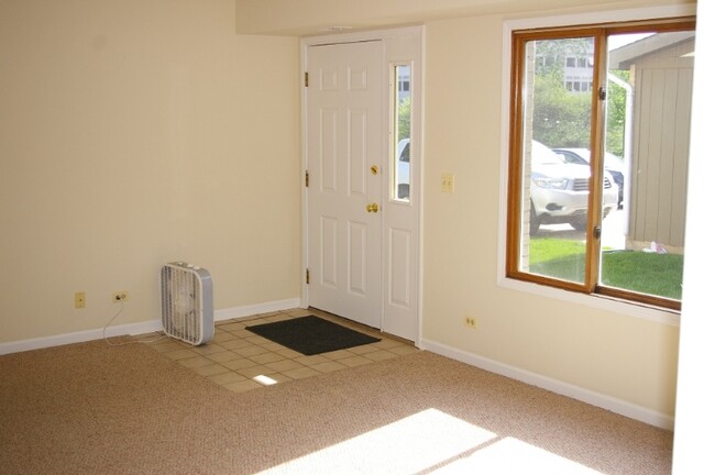 Foto del edificio - 315 Creekside Dr