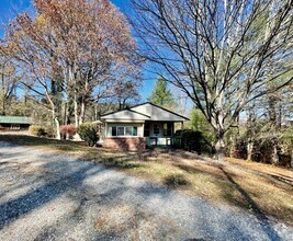 Building Photo - 198 Horse Shoe Baptist Church Rd