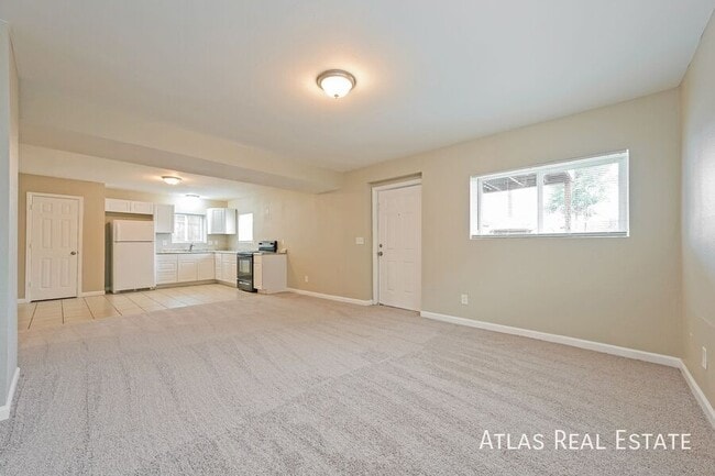 Photo - 4650 Vine St Apartment