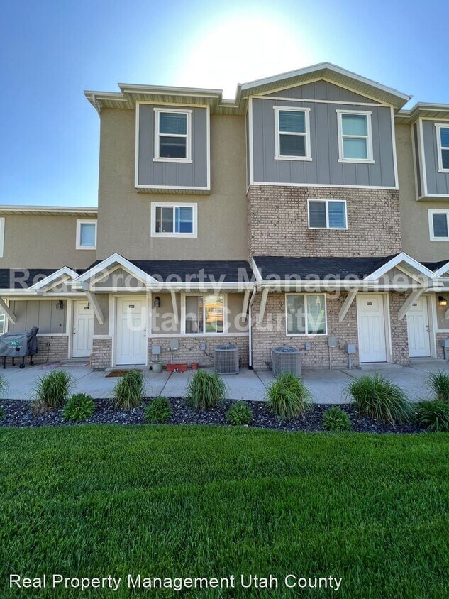 3 br, 2.5 bath House 8183 Broken Spoke Ln House for Rent in Eagle Mountain, UT